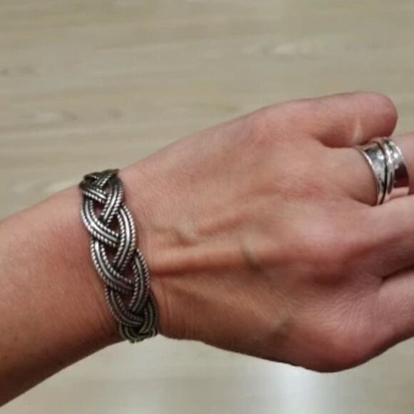 - #22 Retro Woven Silver Cuff Bracelet - Picture 4 of 6